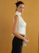 Solid Twist Front Sleeveless T-Shirt
