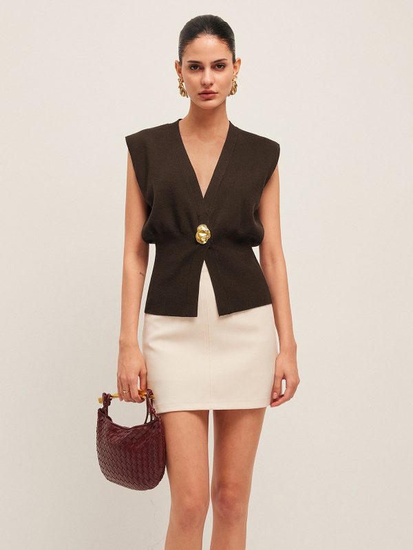 V-Neck Buttoned Detail Sweater Vest - Image 9
